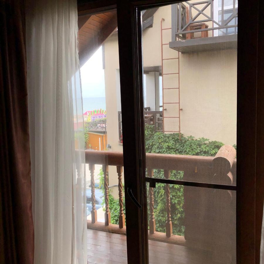 Веселий Кут Hotel Zaliznîi Port Exterior foto