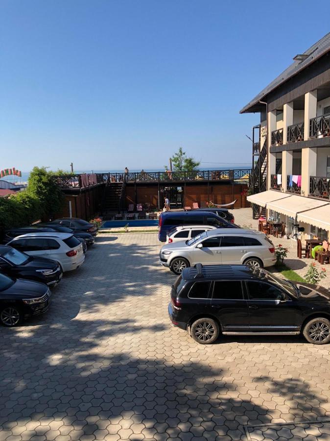 Веселий Кут Hotel Zaliznîi Port Exterior foto