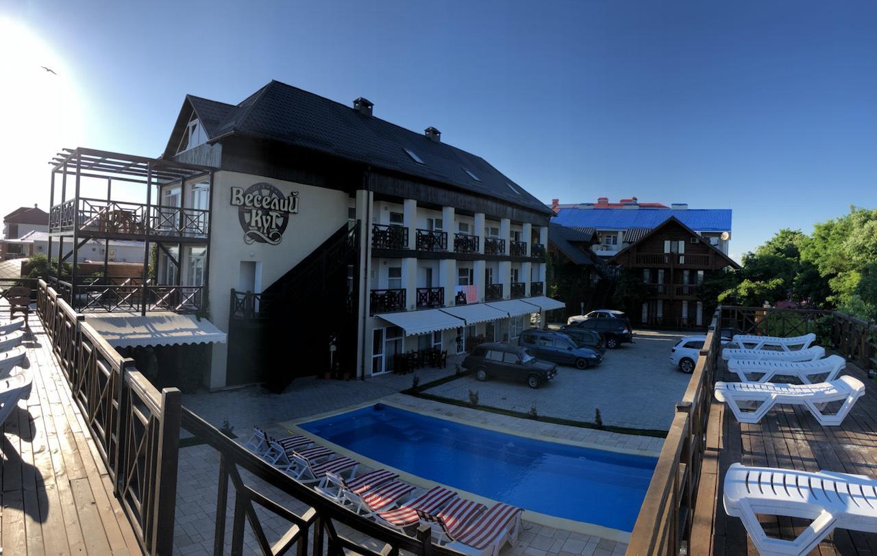 Веселий Кут Hotel Zaliznîi Port Exterior foto