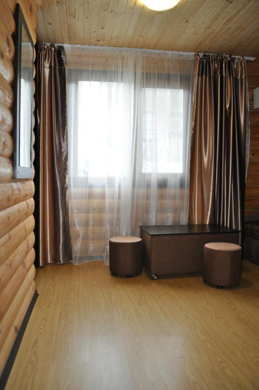 Веселий Кут Hotel Zaliznîi Port Exterior foto
