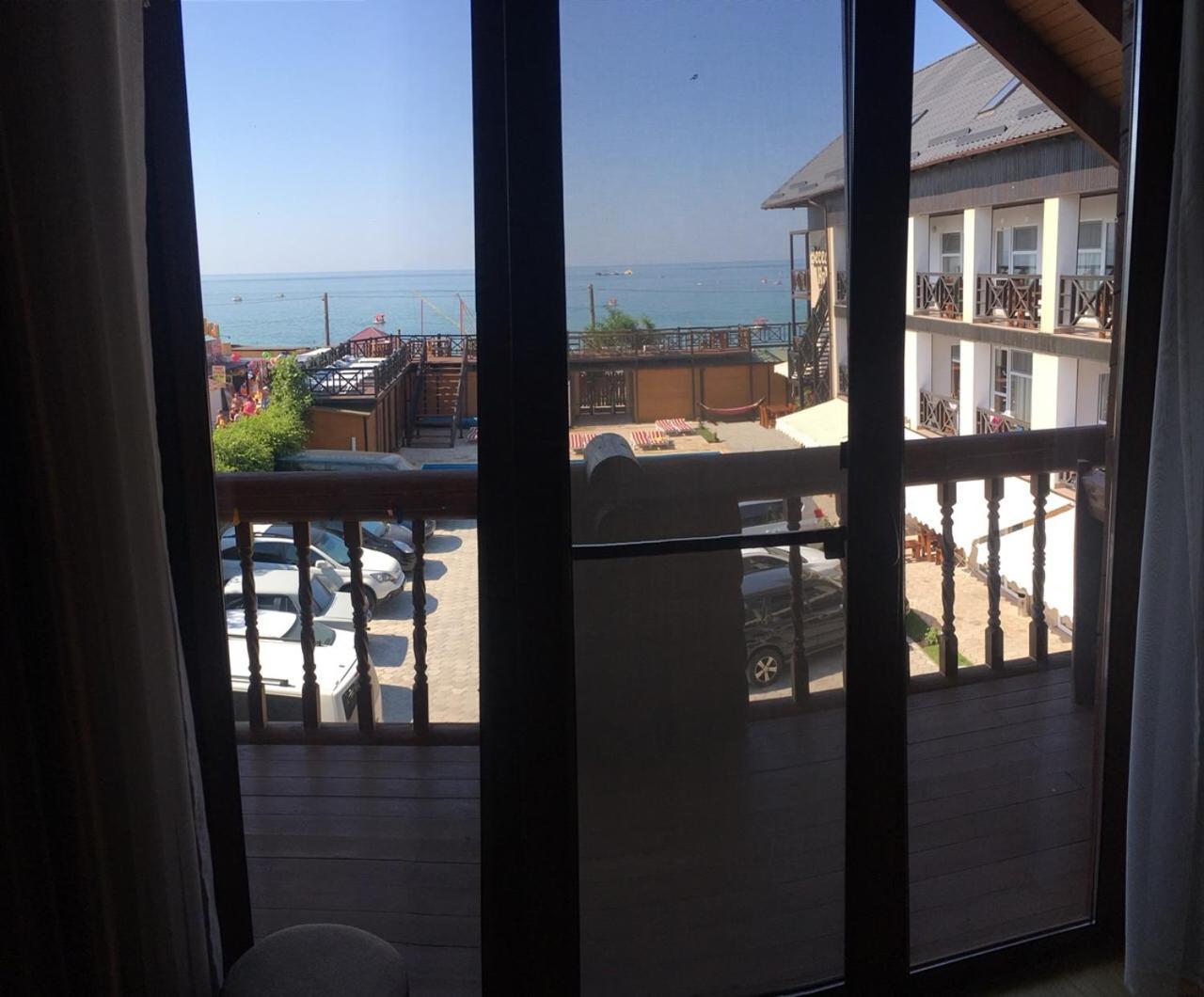 Веселий Кут Hotel Zaliznîi Port Exterior foto
